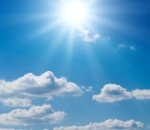 Miércoles con cielo soleado, fuerte calor y algunas lluvias locales, informa Indomet