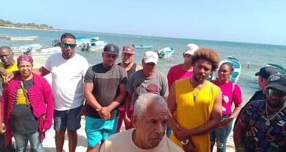 Vendedores de Playa Buen Hombre en Montecristi denuncian ciudadana rusa pretende desalojarlos