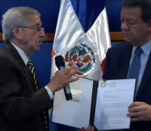 Consejo Económico y Social entrega a Leonel Fernández informe sobre la situación de Haití