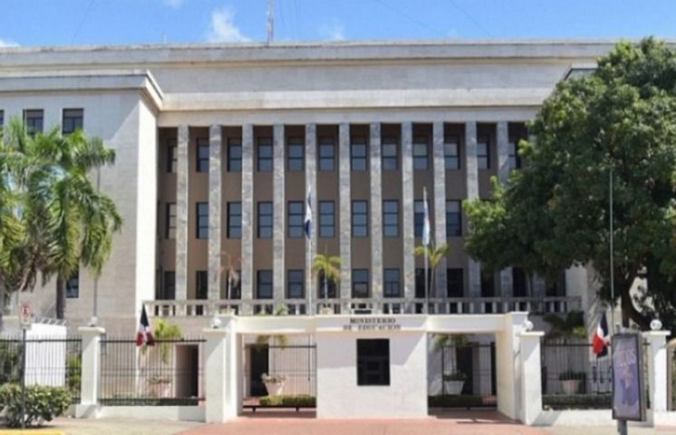 Educación impulsa nuevas medidas para garantizar transparencia en el uso de recursos para mantenimiento correctivo