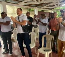 Choferes de Los Alcarrizos denuncian alcalde Junior Santos pretende apoderarse de rutas alimentadoras