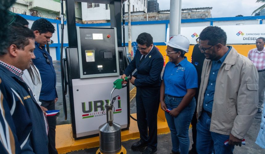 Alcalde Dío Astacio inaugura estación de combustible con modernos controles de transparencia