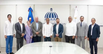Delegación de EE.UU. observa el desarrollo del país en tierras raras