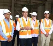 Abinader supervisa nueva planta Energas 4 que incorporará 130 MW al sistema eléctrico nacional