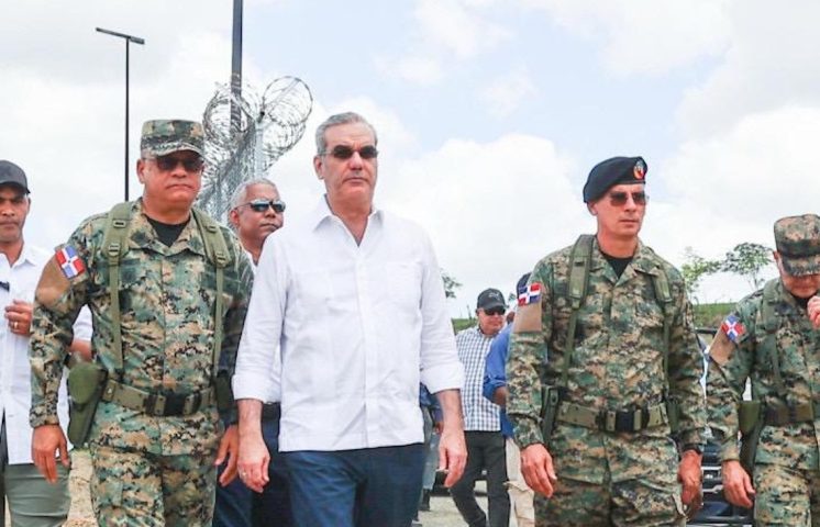 Abinader supervisará este viernes trabajos del muro fronterizo en Dajabón