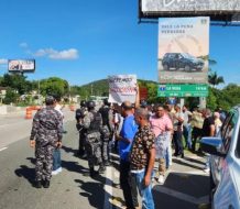 Protesta en La Vega por cierre de desvío en la Autopista Duarte