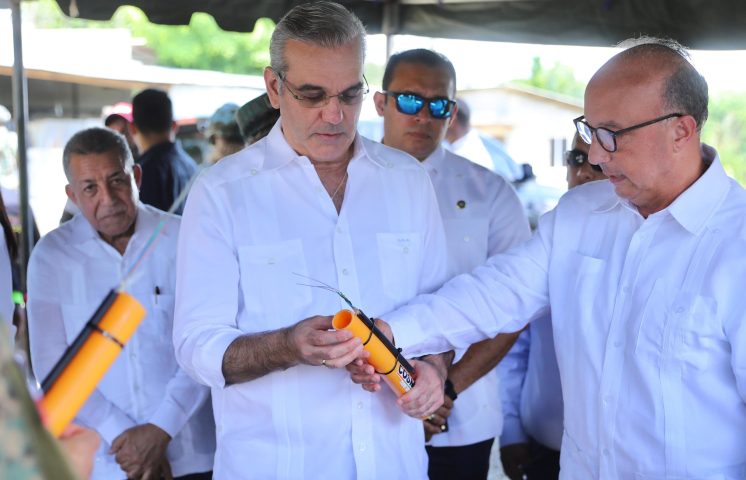 Abinader supervisa avances de segunda etapa de verja perimetral e inicia sistema de videovigilancia en frontera