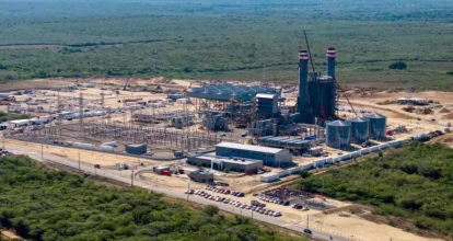 Abinader supervisa construcción de nueva planta eléctrica que aportará más de 400 megavatios al país