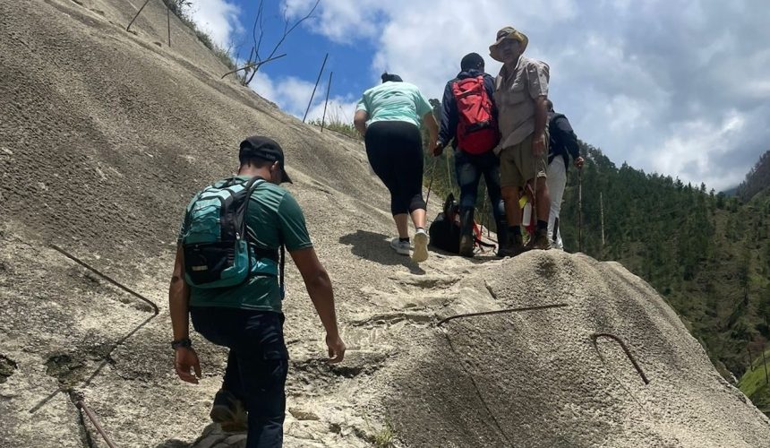 Medio Ambiente informa ruta de la presa Palomino seguirá cerrada por trabajos