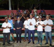 Modesto Guzmán fortalece vínculos con líderes comunitarios y deportivos en Santo Domingo Este