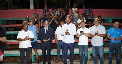 Modesto Guzmán fortalece vínculos con líderes comunitarios y deportivos en Santo Domingo Este