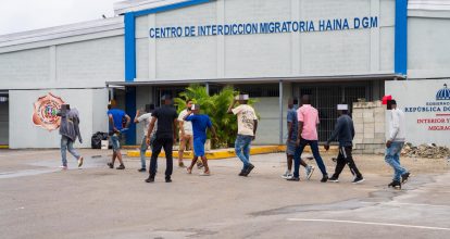 Detienen a 1,133 inmigrantes irregulares y deporta otros 1,077 tras jornadas interdicción