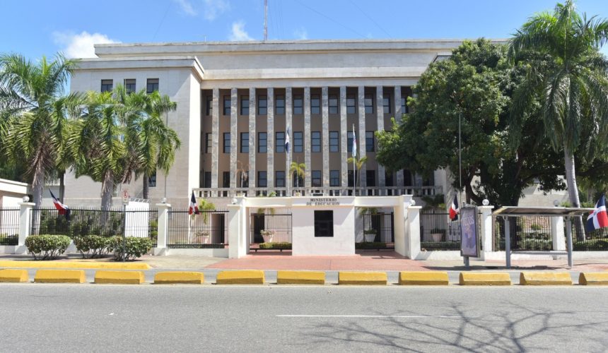 Autorizan suspender docencia en centro vulnerables por onda tropical y vaguada