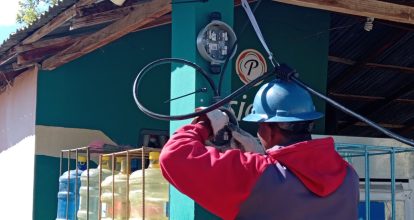 Edesur desmantela más de 6,590 conexiones ilegales y regulariza a miles de clientes en 10 provincias