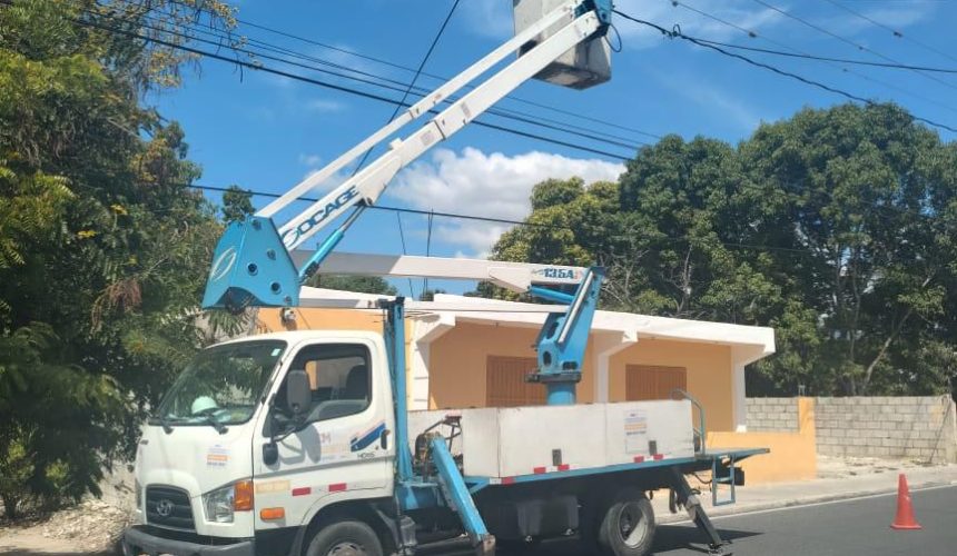 Edesur desmantela más de 6,590 conexiones ilegales y regulariza a miles de clientes en 10 provincias