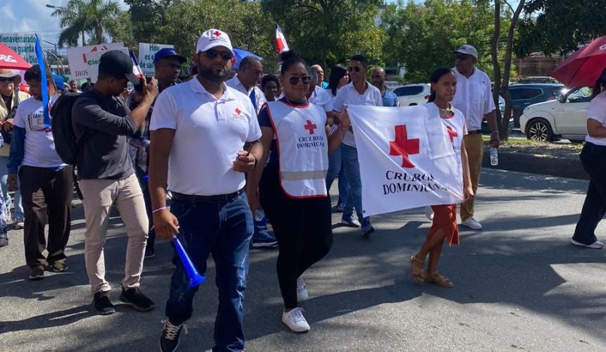 Cruz Roja Filial Herrera reafirma compromiso en marcha por el Día de la Biblia