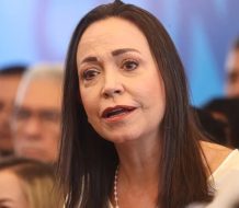 María Corina Machado le pide al papa León XIV interceder por los presos políticos en Venezuela