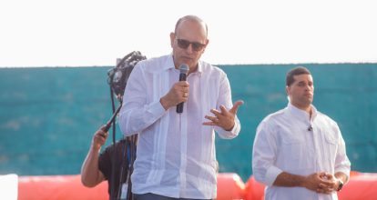 Alcalde Ulises Rodríguez detalla construcción del Hospedaje Yaque en Santiago