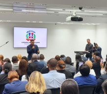 Lenny Salcedo conmueve en la Cámara de Diputados durante celebración del Mes y Día Nacional de la Biblia