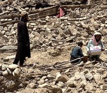 Cifra de muertos por terremoto en Afganistán supera los 1,400