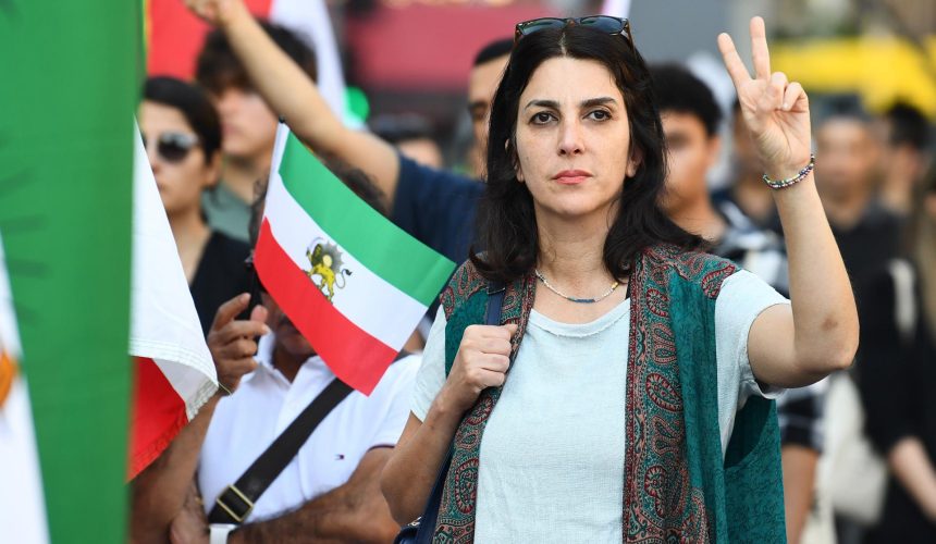 Irán bloquea el acceso al cementerio de Amini para evitar conmemoraciones