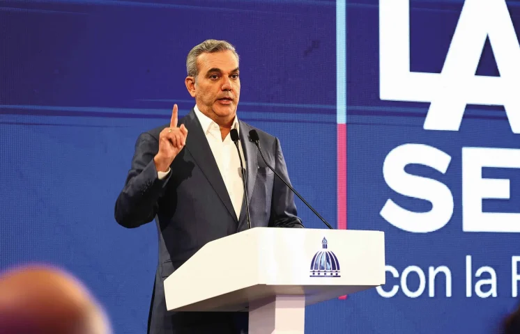 Abinader dice “sin conectividad aérea no hay éxito en turismo”; reitera firme posición de RD como referente regional en aviación civil