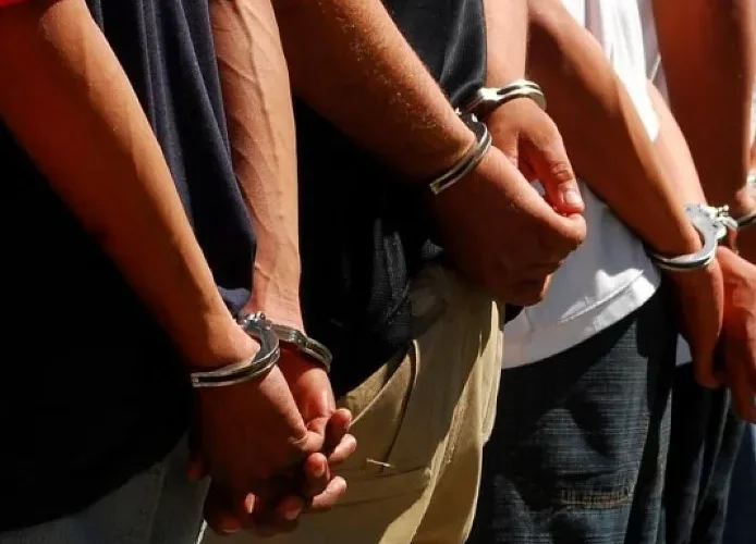 Tres policías y un marino son arrestados tras ser acusados de abusar sexualmente a una haitiana