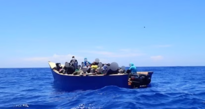 Interceptan embarcación con 48 dominicanos, 16 haitianos y dos rumanos en viaje ilegal a PR