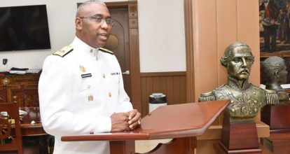 Abinader designa al vicealmirante Crisóstomo Martínez como comandante de la Armada