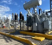 Falla en línea eléctrica deja sin energía a Monte Plata y comunidades vecinas