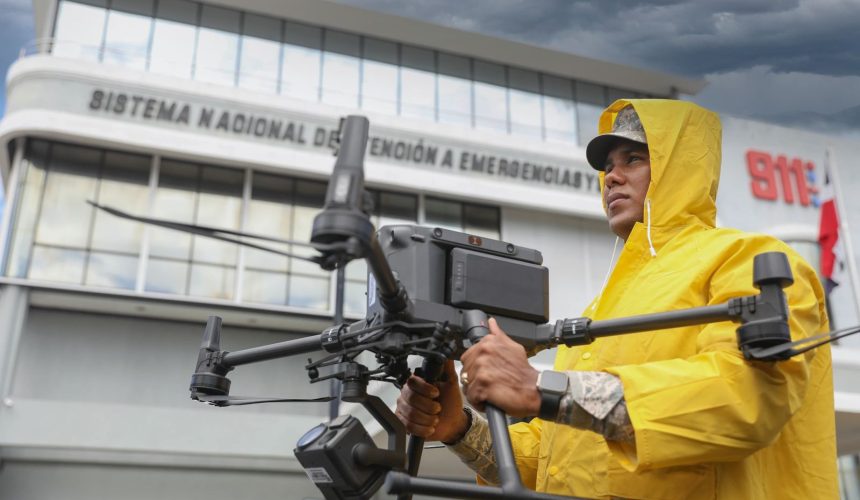 Drones del 9-1-1 se preparan para apoyar asistencia de efectos de tormenta Melissa
