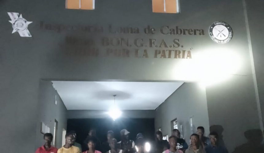 Arrestan 19 haitianos indocumentados en Loma de Cabrera, Dajabón