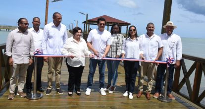Ministro Collado entrega reconstruido muelle turístico de Miches