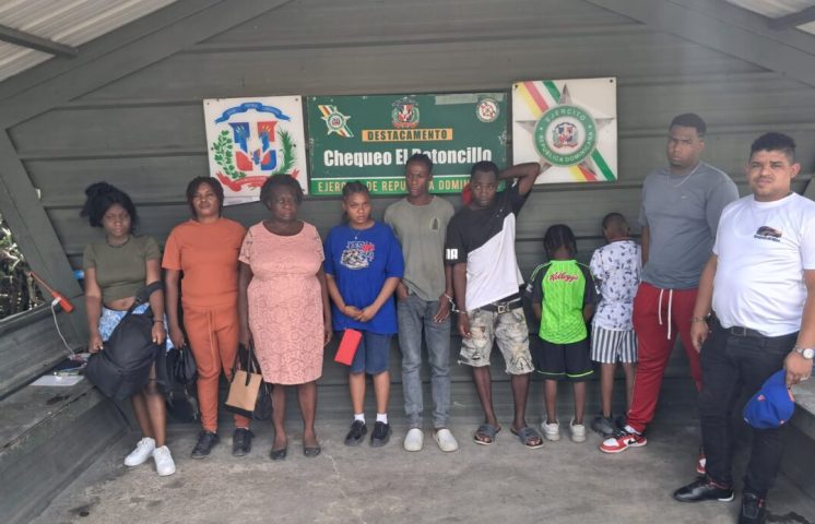 Interceptan autobús transportando ocho haitianos indocumentados en Dajabón