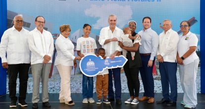 Abinader entrega 95 nuevas viviendas en Pedro Brand