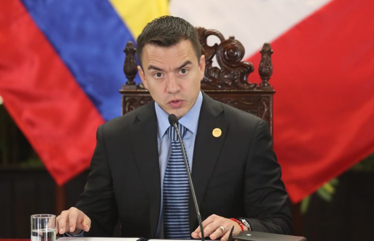 Presidente de Ecuador asegura no dialogará con los enemigos de la democracia
