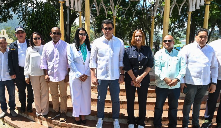 Turismo inicia reconstrucción del parque Anacaona, en Constanza