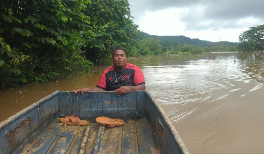 Lluvias de huracán Melissa deja sectores incomunicados en Villa Riva, Duarte
