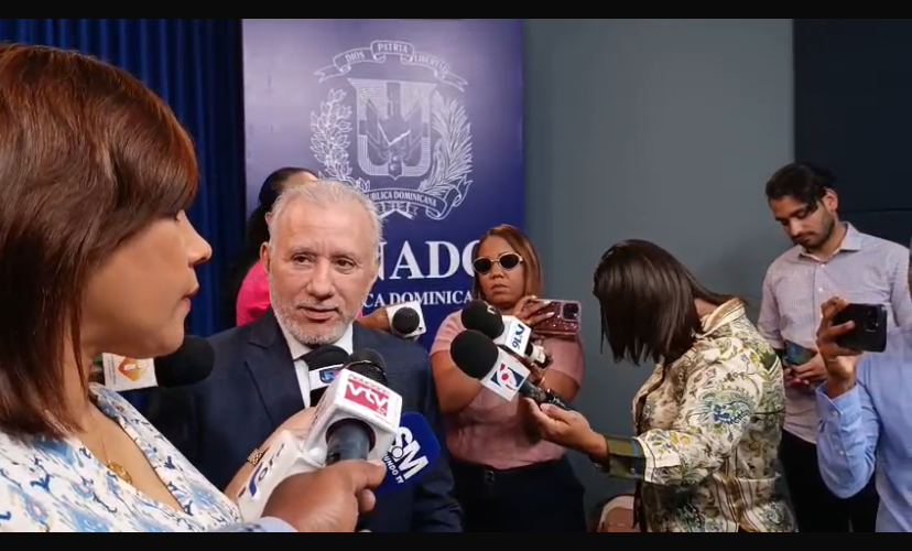 Senadores respaldan propuesta de Omar Fernández busca eliminar impuestos a salarios menores RD$52,000