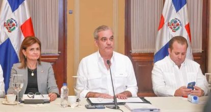 Gobierno suspende docencia en provincias en alerta roja y declara no laborable desde la 1:00 p.m.