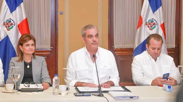 Gobierno suspende docencia en provincias en alerta roja y declara no laborable desde la 1:00 p.m.
