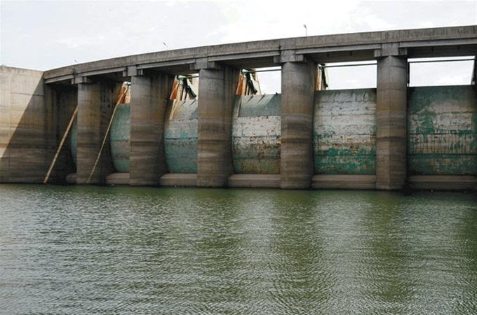 Autoridades aseguran vertido de la presa de Sabaneta se mantiene bajo control y no amenaza comunidades cercanas