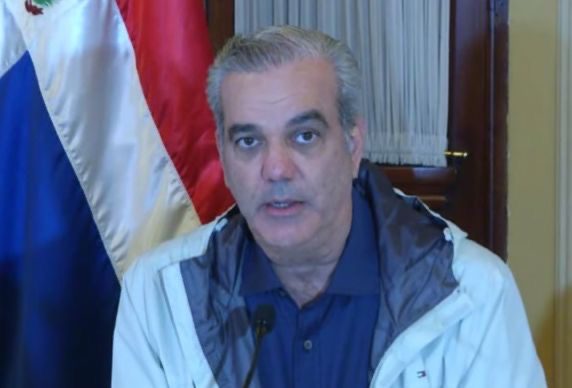 Presidente Abinader mantiene la suspensión de labores y docencia este viernes por la tormenta tropical Melissa