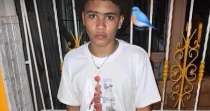 Fallece joven de 15 años tras chocar su motocicleta contra camioneta en Bahoruco