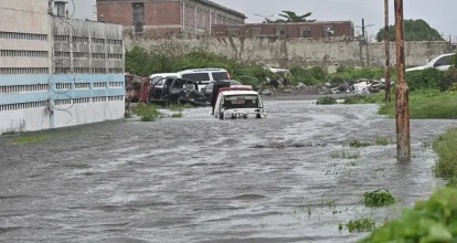 El huracán Melissa disminuye a categoría 4 y comienza a alejarse de Jamaica rumbo a Cuba