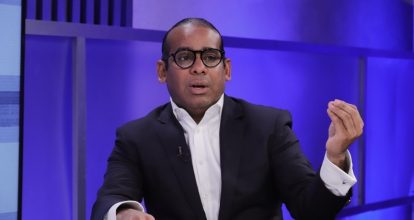 Aníbal Díaz califica de populista propuesta de reforma laboral que extendería 10 % de propina a pedidos por aplicaciones