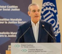 Abinader alerta sobre baja participación femenina en el empleo y llama a cerrar brecha de género