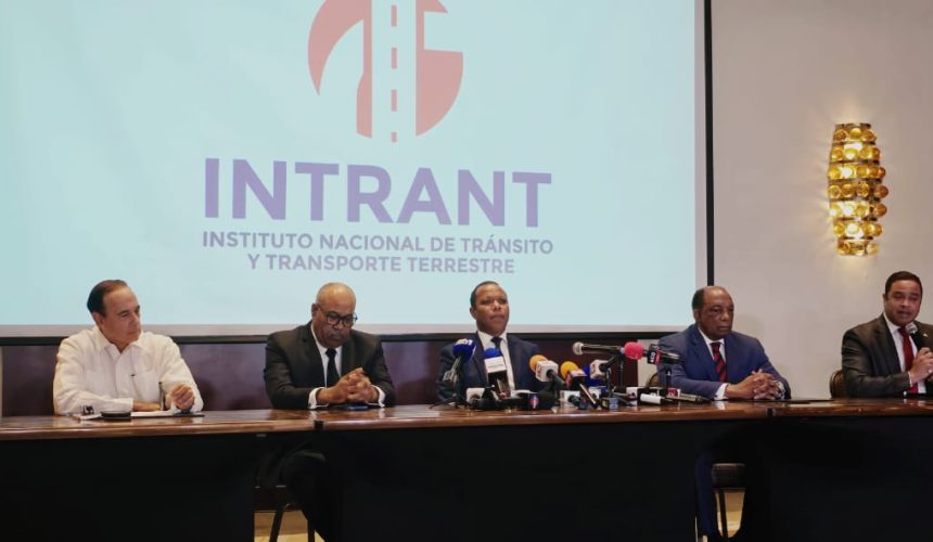 Intrant anuncia nuevo contrato para emisión de licencias de conducir; Estado recibirá más de RD$1,000 millones en beneficios