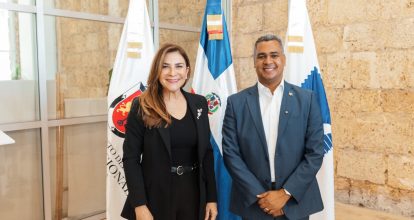 INPOSDOM y Alcaldía del DN rinden homenaje histórico a Salomé Ureña con emisión postal conmemorativa