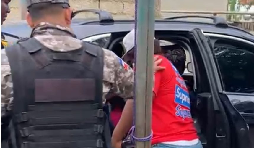 PN intercepta jeepeta con nueve haitianos indocumentados en SFM